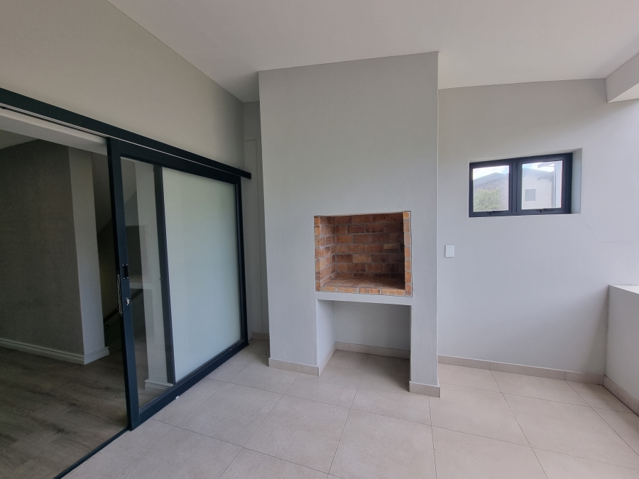 To Let 4 Bedroom Property for Rent in Royal Ascot Western Cape